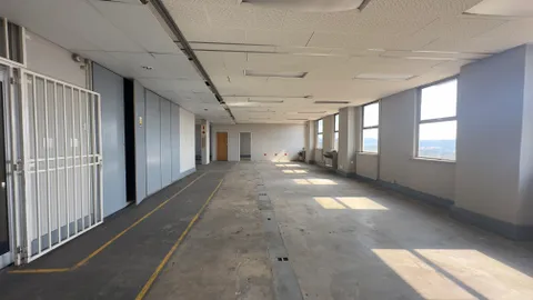 Sovereign House, Cnr Sovereign & Mullins Street, Bedford Gardens has a 428m² Office Space Available To Let (8)